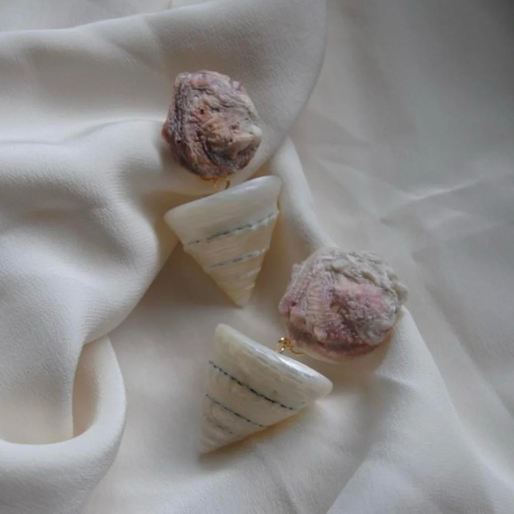 Shell Earrings - Picture 2 of 6
